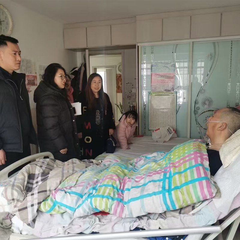 3-员工关怀：看望植物人员工-Visiting Staff in Vegetative State Every Year.jpg